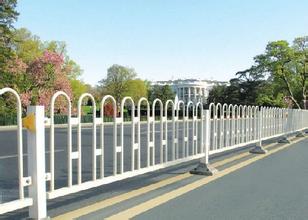 鋼質(zhì)道路護(hù)欄